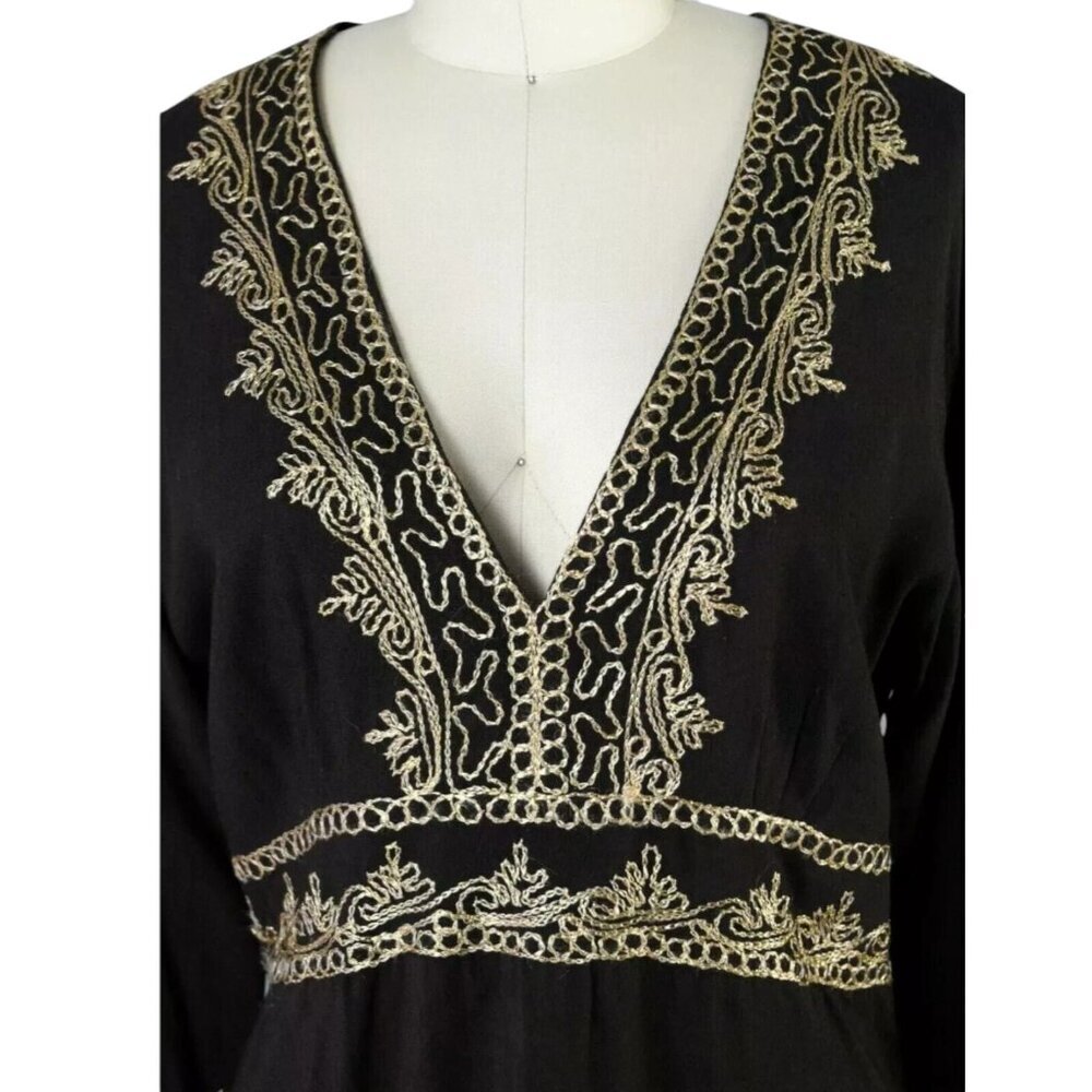 EMMA CAINE ROPE EMBROIDERY BLACK V-NECK SPLIT SLEEVE TOP - Picture 2 of 8